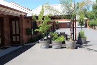 Bendigo Goldfields Motor Inn Hotels in Golden Square