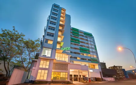 Whiz Prime Hotel Megamas Manado Отели в г. Манадо