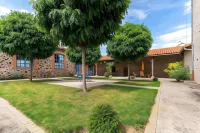 Le Domaine des Ecoliers B&B Hotels in Clisson