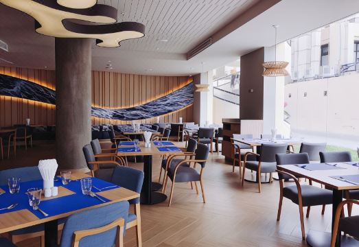 4. 이스틴 타나 시..