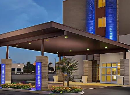 Holiday Inn Express Visalia - Sequoia Gateway Area