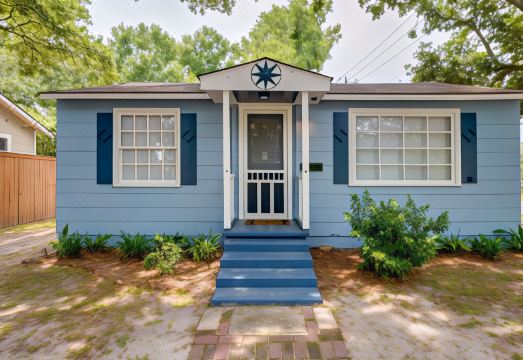 Cozy 3 Oaks Cottage in Gulfport Close to Beach! - Housity