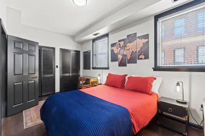 Luxury 1Bd/1BA DC Rowhouse Apartment - Walkable! 마운트 베르톤 스퀘어-컨벤션 센터 호텔
