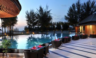 Apsara Beachfront Resort & Villa