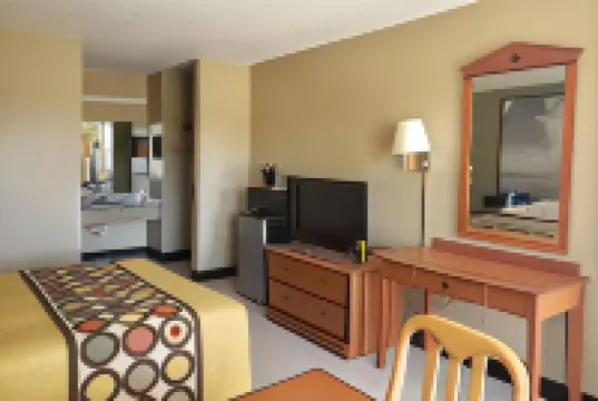 Super 8 by Wyndham Arkadelphia Caddo Valley Area