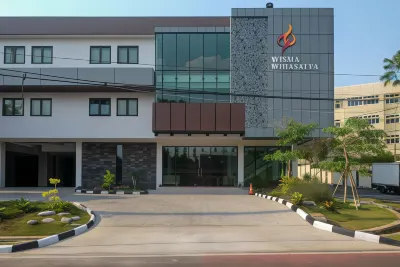 Urbanview Wisma Wirasatya Akpol Semarang by RedDoorz Hotel di Gajahmungkur