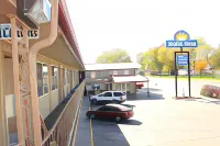 Days Inn by Wyndham Elko - parking