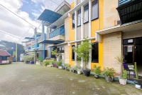 Forzando House Redpartner near Universitas Muhammadiyah Malang Hotel dekat Koperasi Mahasiswa Universitas Muhammadiyah Malang KOPMA UMM