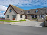 Lindisfarne Bed & Breakfast - parking