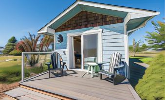 Juan de Fuca Waterfront Hotel & Cottages