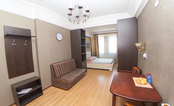 Red Hotel