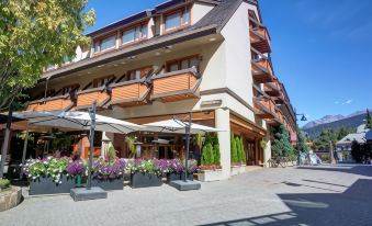 Blackcomb Lodge