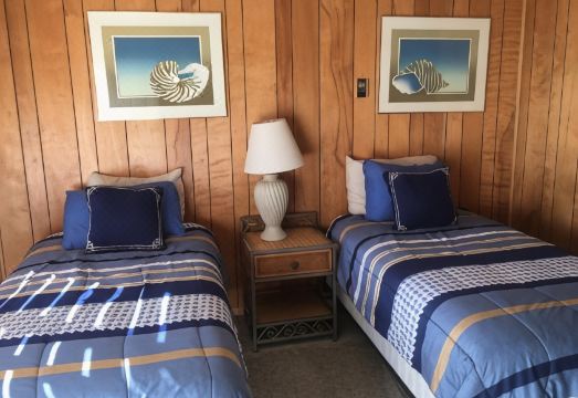 4. 티 레스토랑 앤..