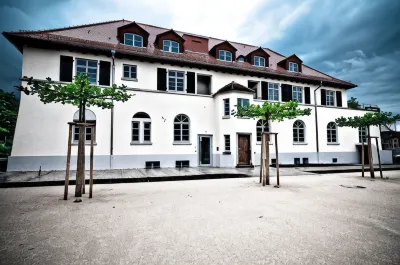 Villa Behr Các khách sạn gần Das Hundertwasserhaus in Plochingen