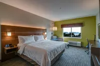 Holiday Inn Express FORT WALTON BEACH CENTRAL by IHG - Parkplatz