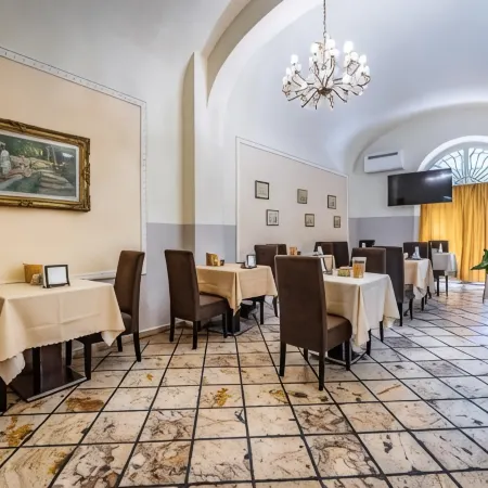Hotel Minerva Отели рядом с достопримечательностью «Центральный железнодорожный вокзал Пизы»