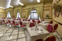 Hotel Falco d'Oro Hotels in Tole