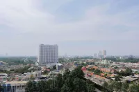 Twin Bed Studio Room at Annora Living Apartment فنادق في Tangerang