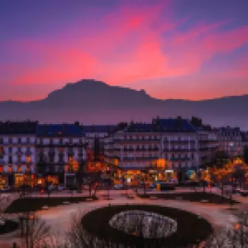 安格萊特利飯店