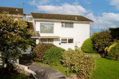 Brynawelon - Wonderful Sea and Harbour Views - 4-Star