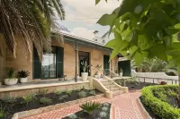 小漂流者薩里山 Green Square Library附近的飯店