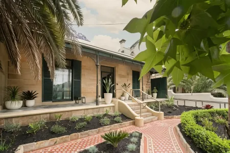 Little Drifter Surry Hills Отели рядом с достопримечательностью «Библиотека Грин сквер»