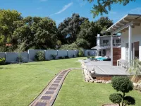 A Riverbed Guesthouse Hotels near Drostdy Museum