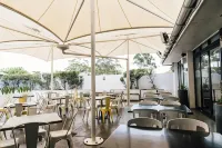 Crossroads Hotel Hotels in Casula