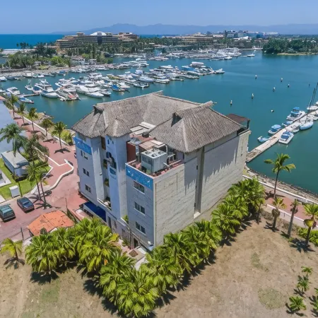Hotel Boutique Marina Banderas Suites