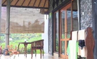 Giri Carik - Housity
