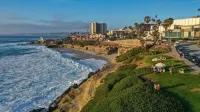 Iconic House an Upper Stair Room Next to the Beach - Panoramic Coastal Views!