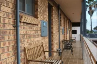 Bridge View Motel Hotels in Toukley