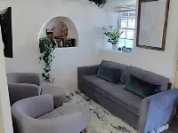 Charming Straw Bale Cottage Near Jay Peak – Cozy, Romantic, and Stylish Escape Hotels in Jay