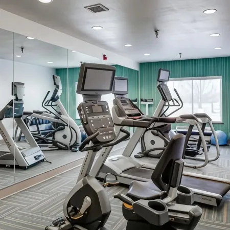 Holiday Inn Express & Suites Oklahoma City - Bethany Отели рядом с достопримечательностью «Гольф-поле "Лейк Хефнер"»