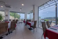 Hotel Lavender - Oleander Resort Hotels in Strunjan