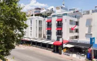 Pure Blanche Hotel