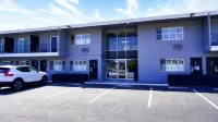 SeaSide Inn & Suites - 2-Star