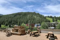 Cozy Fireplace and Resort Amenities - Charming Ski Retreat Hotels in Saint Mary's