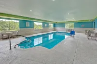 Holiday Inn Express & Suites CROSSVILLE by IHG Hotels in Crossville
