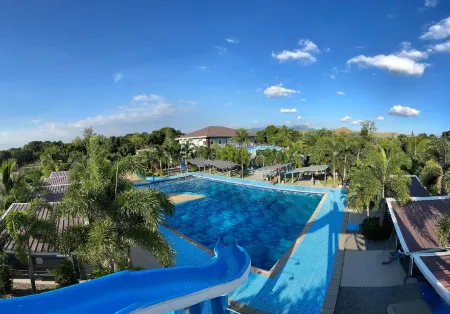 Jjb Aquafarm Resort by Cocotel Отели рядом с достопримечательностью «Zambales Destination»