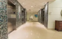 Bright/Stylish 2 BR Condo Stunning View Of Ocean