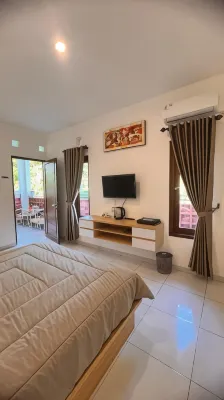 Homestay Joglo Seruni Syariah Hotels in Sinduharjo