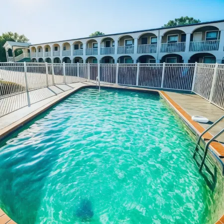 Days Inn by Wyndham Bradenton I-75