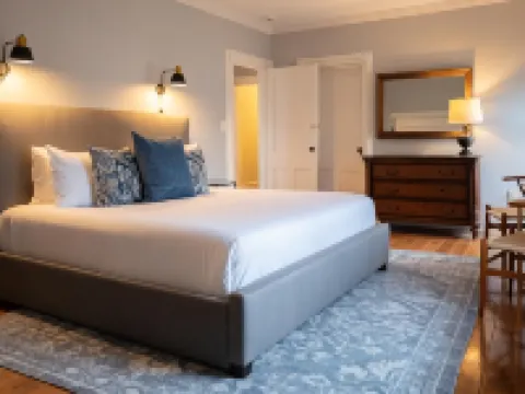 OneSixtyFive, the Inn on Park Row Hotels in Brunswick