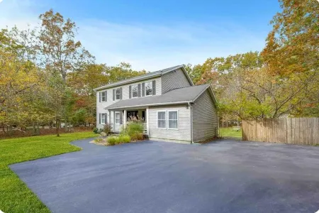 Hampton's Indulge: Beaches, Restaurants, wineries, Breweries and Night Life.