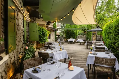 Au Coin du Feu Отели в г. Крест-Волан