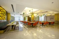 Taj Gandhinagar Resort and Spa - Frühstück