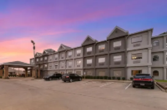 Country Inn & Suites by Radisson, The Woodlands Hotels in Montgomery County