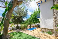 Blue Castle GuestHouse - Kolam Renang