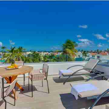 Royal Penthouse Ste/Private Picuzzi/3BR, 5 min from the beach Others